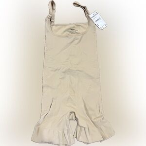 SKIMS Nude Shapewear Bodysuit Shortie Clay FREE SHIPPING